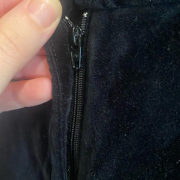 Women’s Ann Taylor Black Velvet Formal Dress Slacks Size 6 - Picture 5 of 10